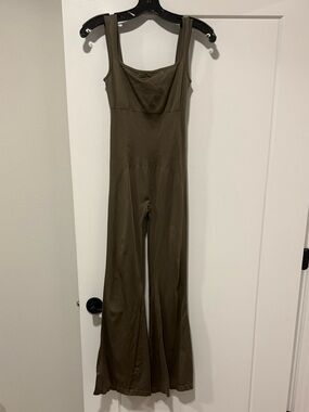 Olive Green Shapeweaf Wide Leg Jumpsuit